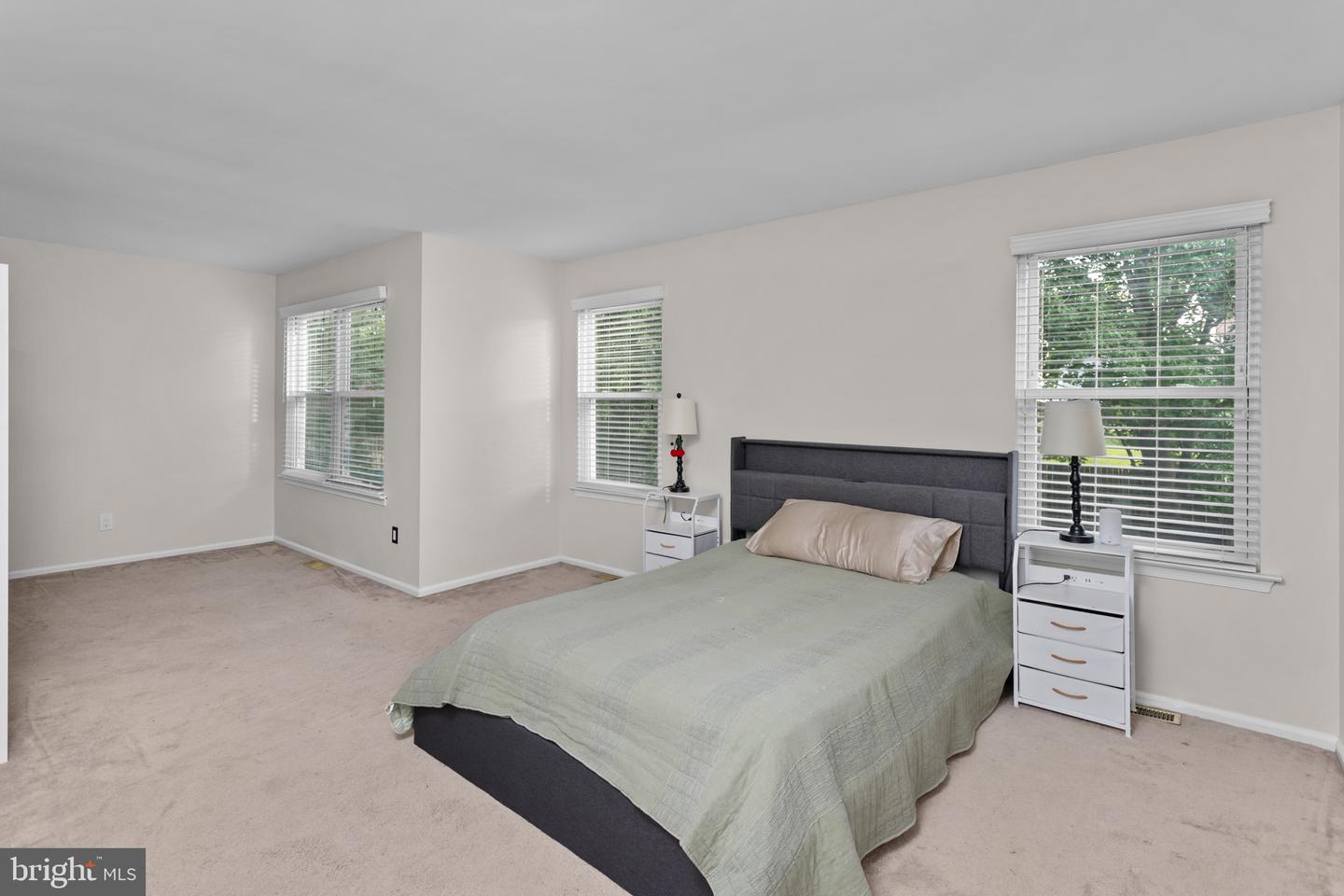 71 N Hill Dr Property Photo 17
