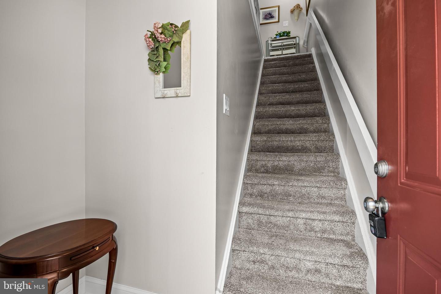 4208-b Fenwick Ln Property Photo 3