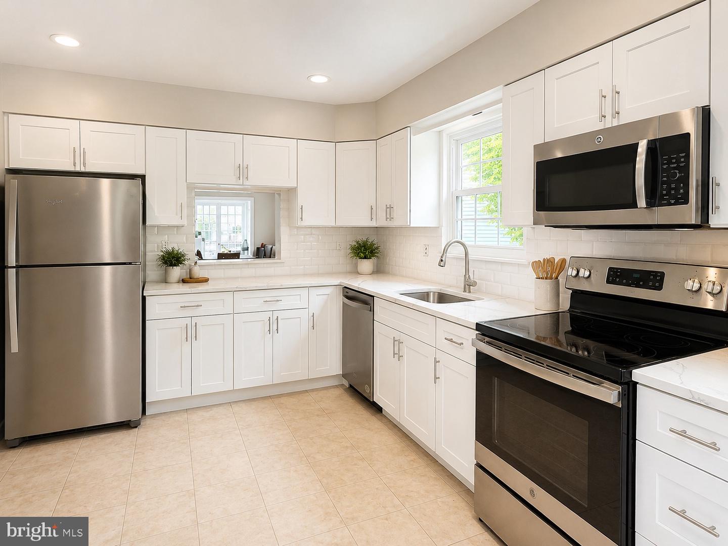 10 Adner Dr Property Photo 2