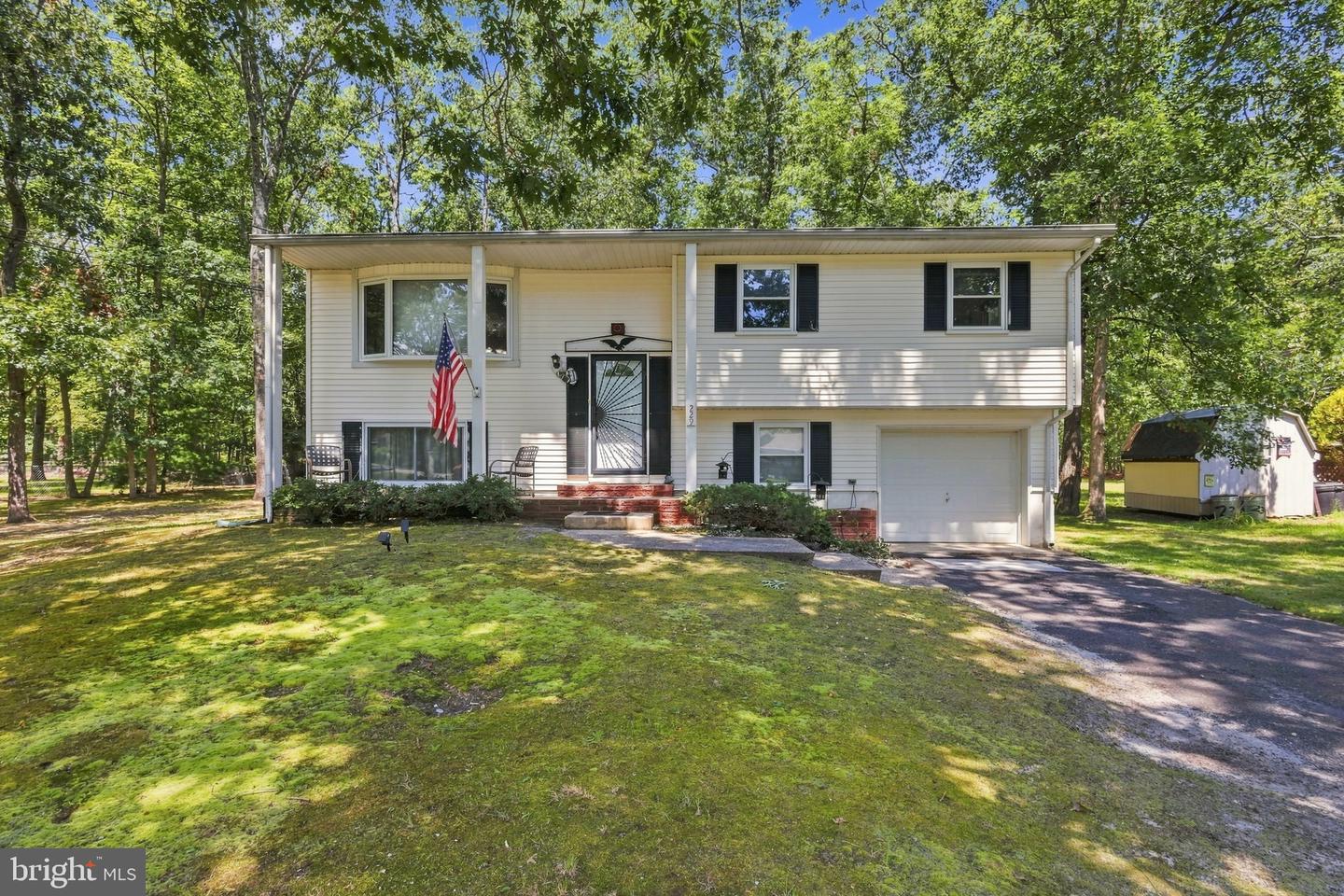 229 Maple Drive Property Photo 1