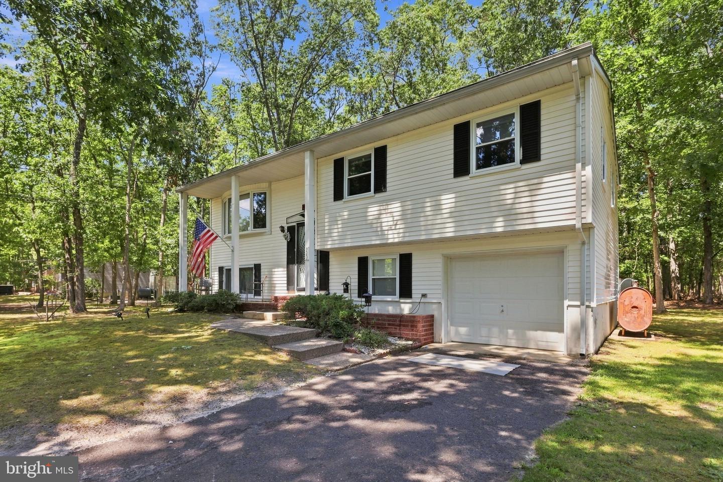 229 Maple Drive Property Photo 2