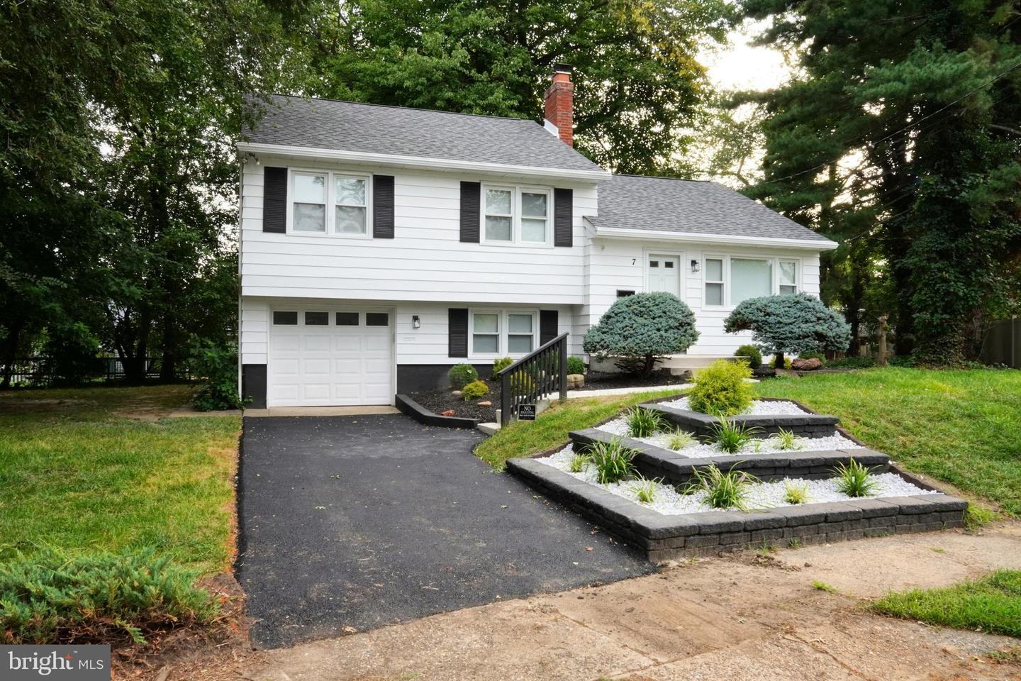 7 Windsor Pl Property Photo 2