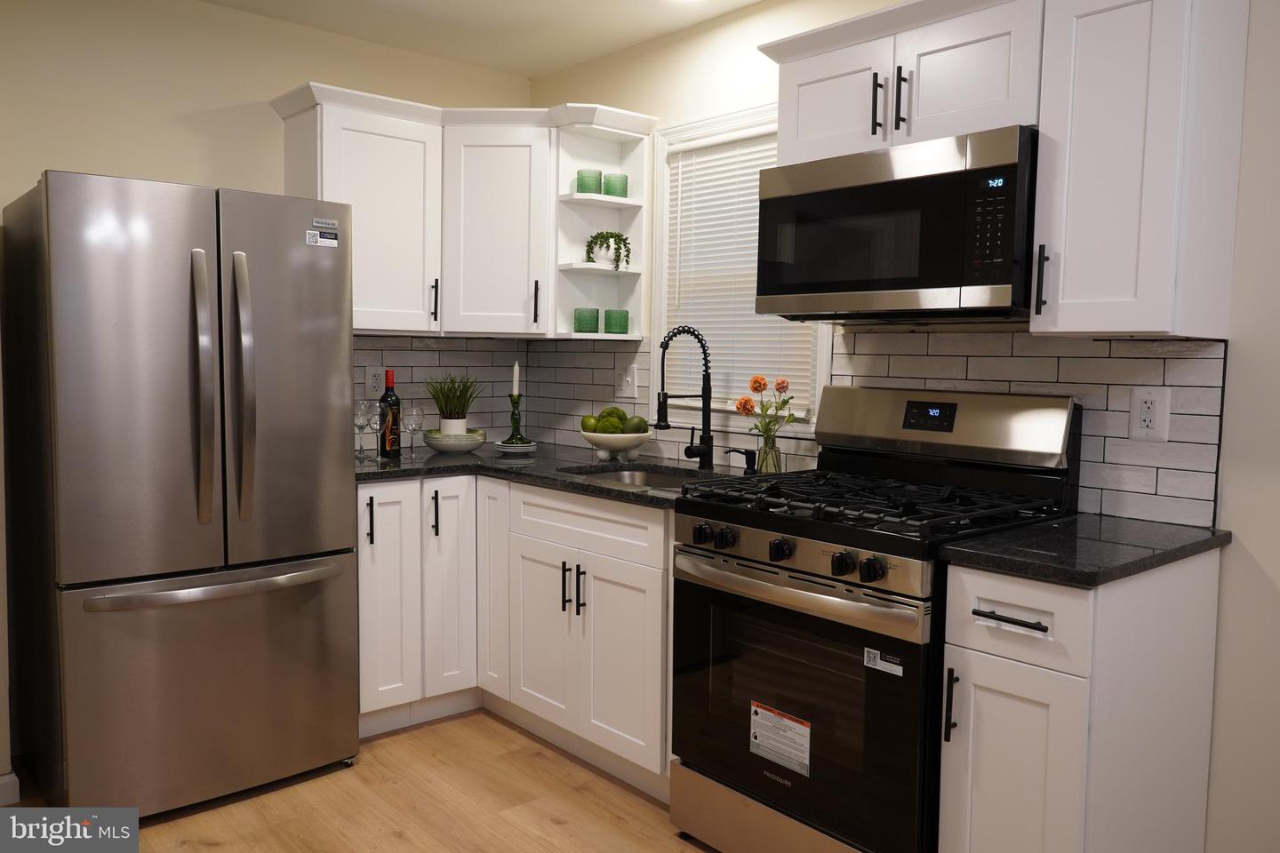 7 Windsor Pl Property Photo 8