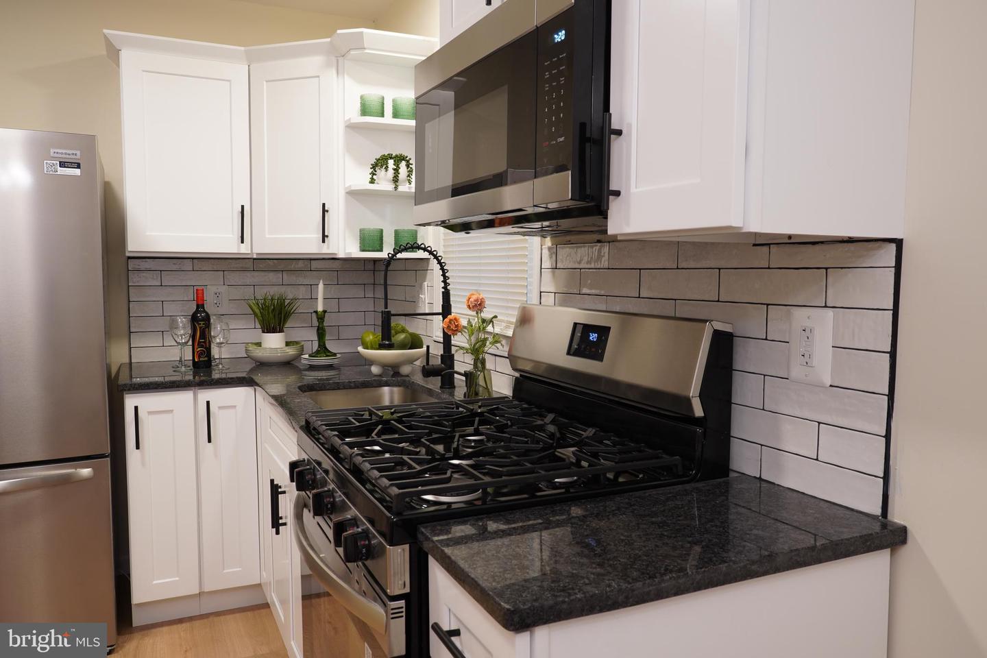 7 Windsor Pl Property Photo 9