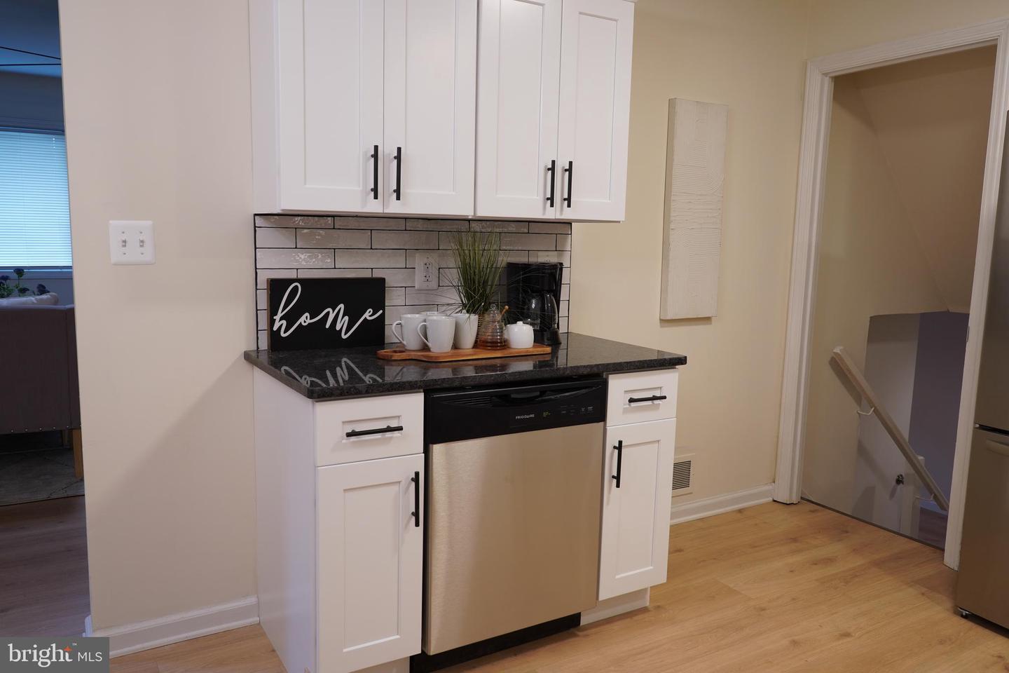 7 Windsor Pl Property Photo 10