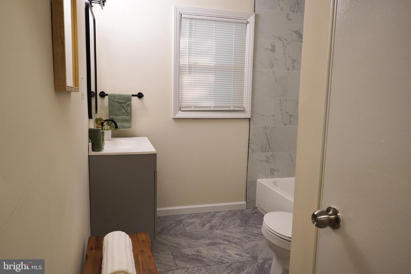 7 Windsor Pl Property Photo 15