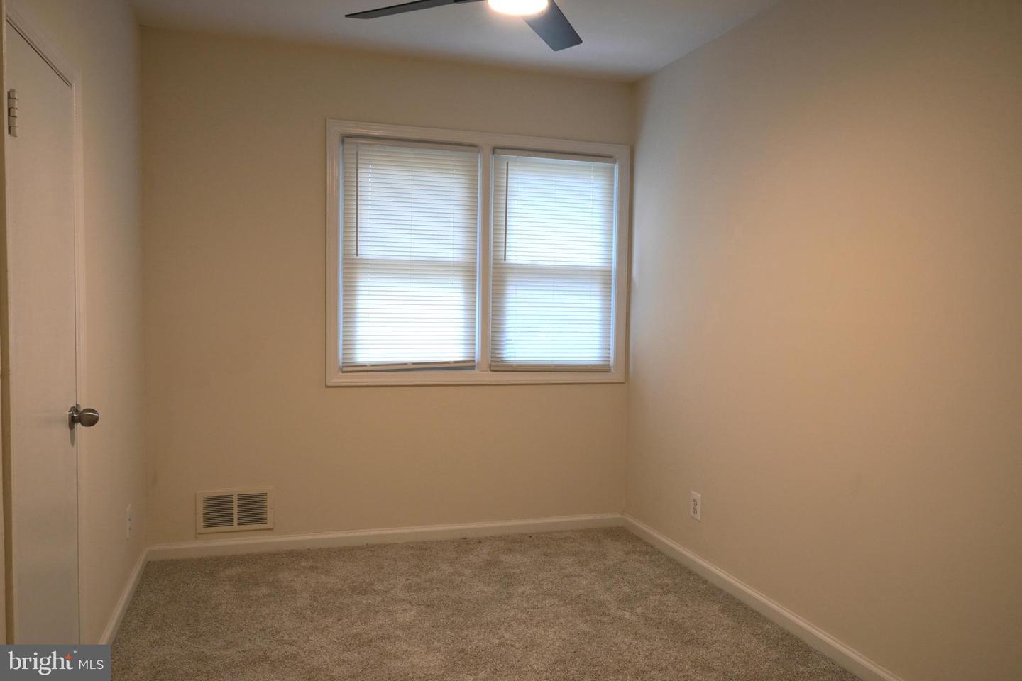 7 Windsor Pl Property Photo 17