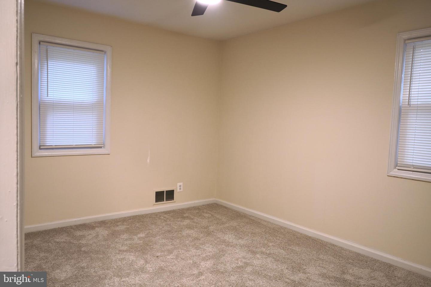 7 Windsor Pl Property Photo 22