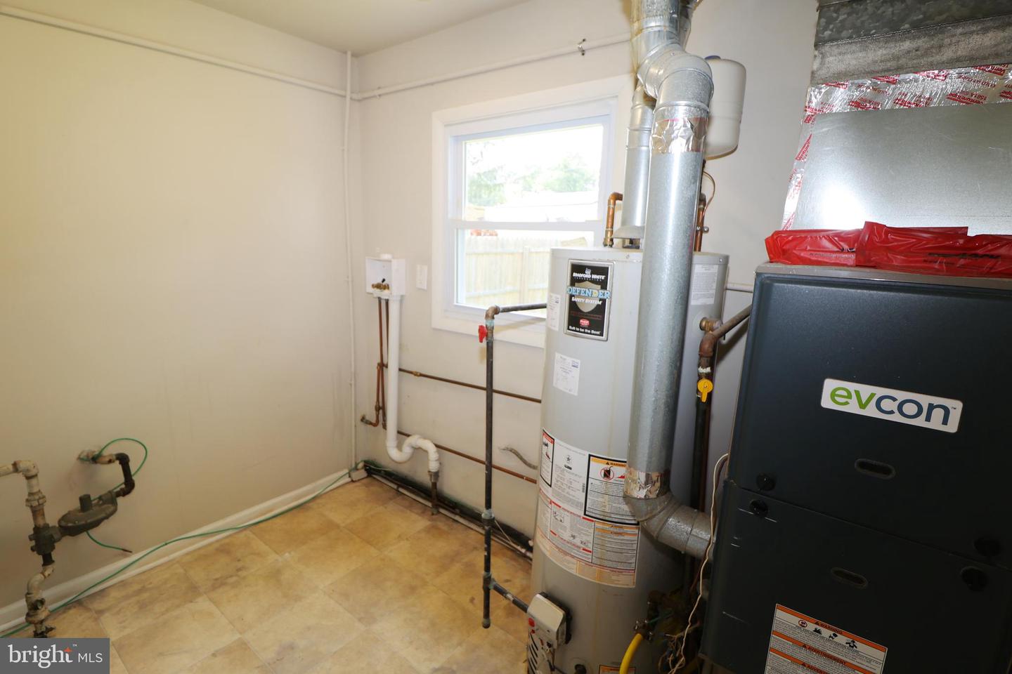 57 East Ln Property Photo 13