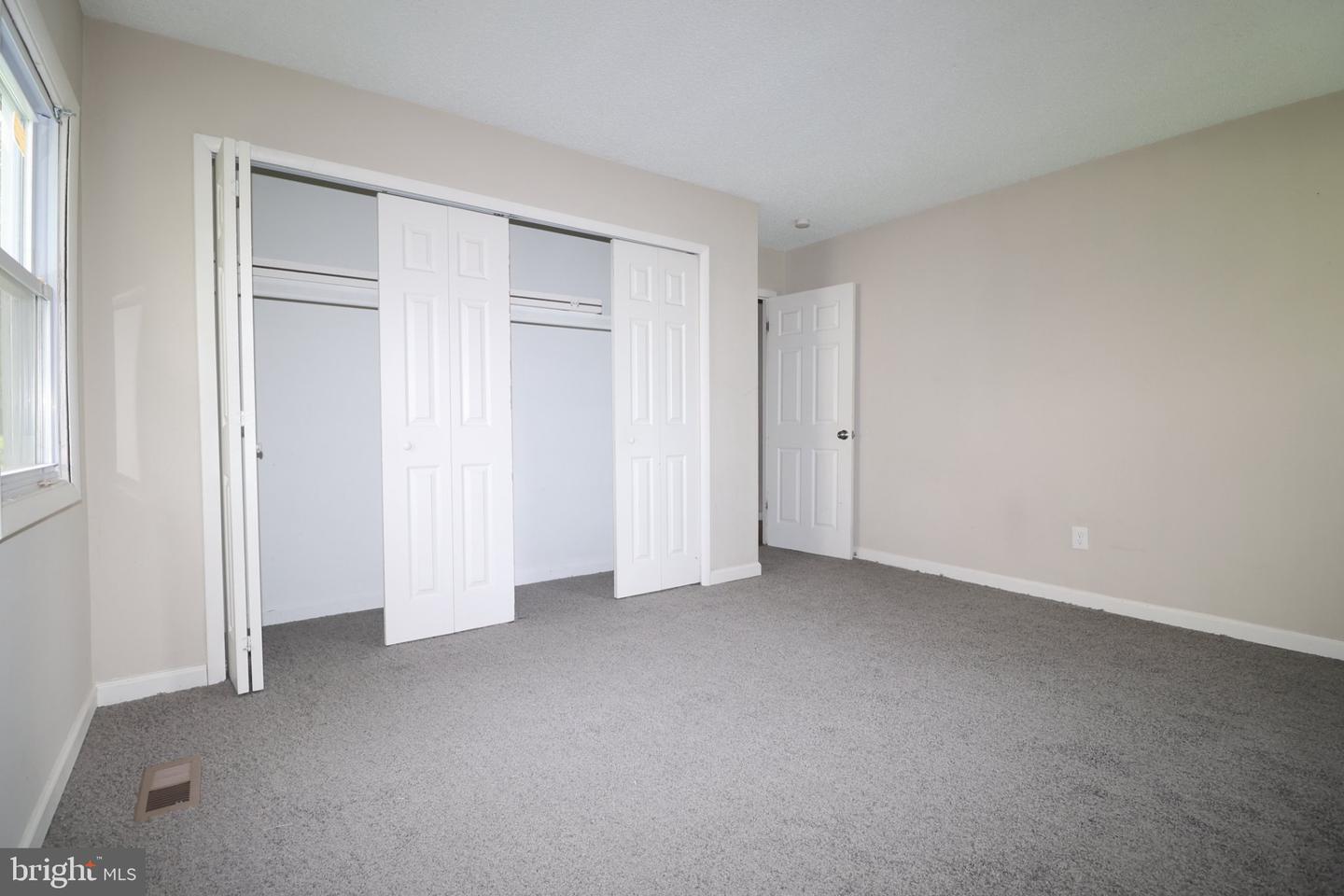 57 East Ln Property Photo 15