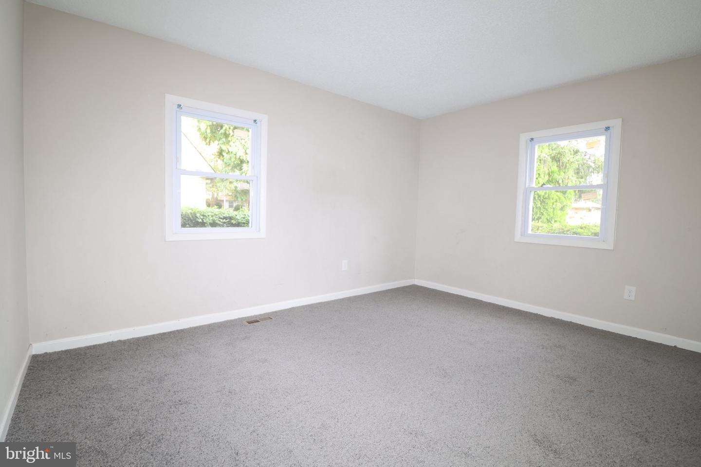 57 East Ln Property Photo 18