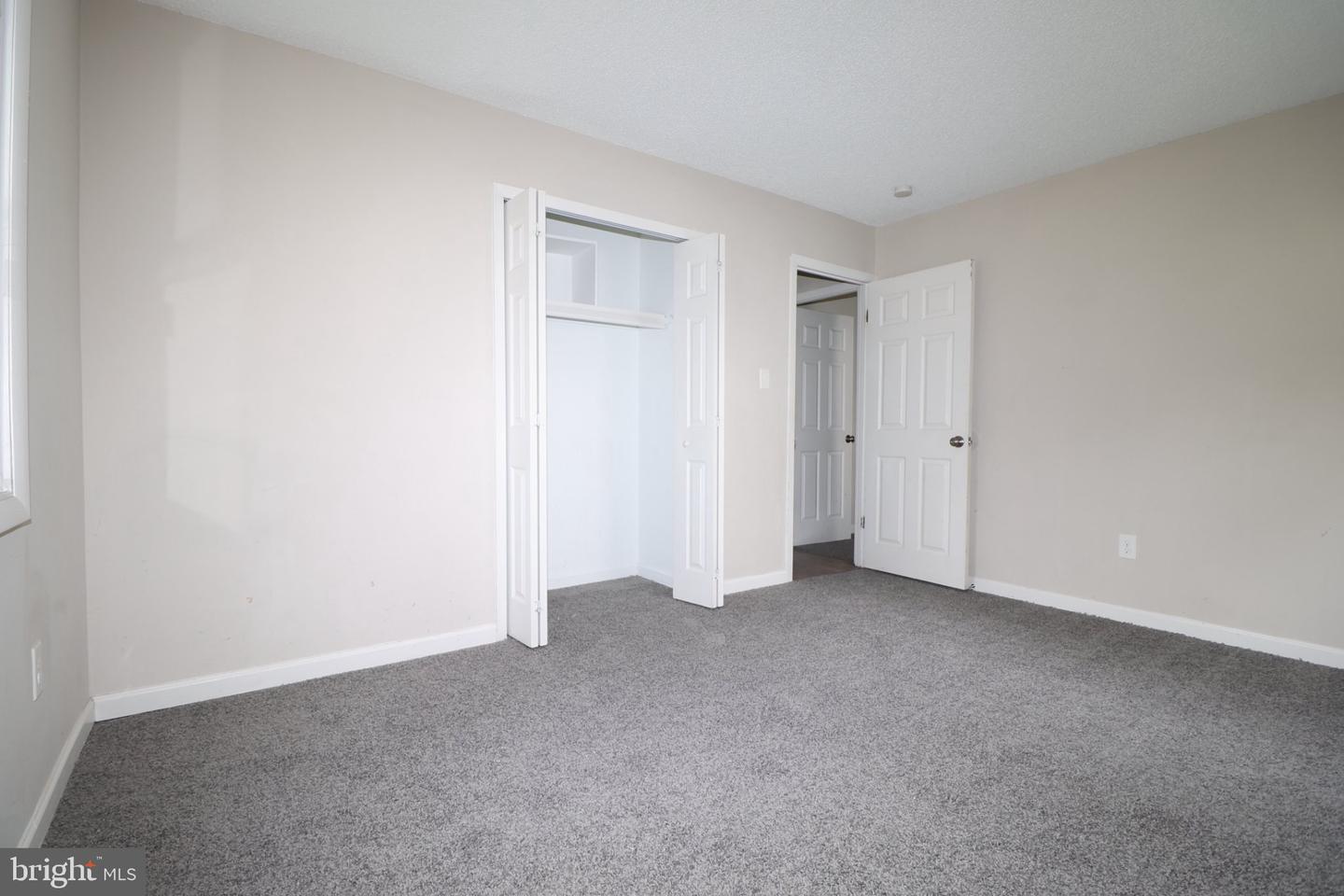 57 East Ln Property Photo 20