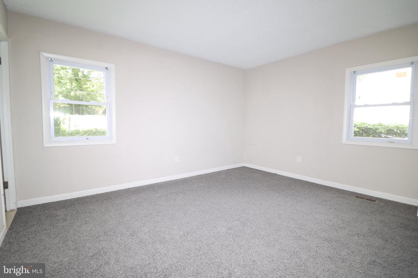 57 East Ln Property Photo 21