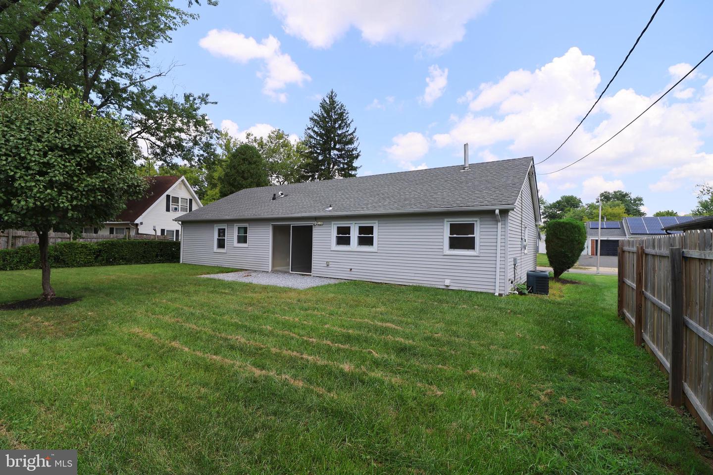 57 East Ln Property Photo 22