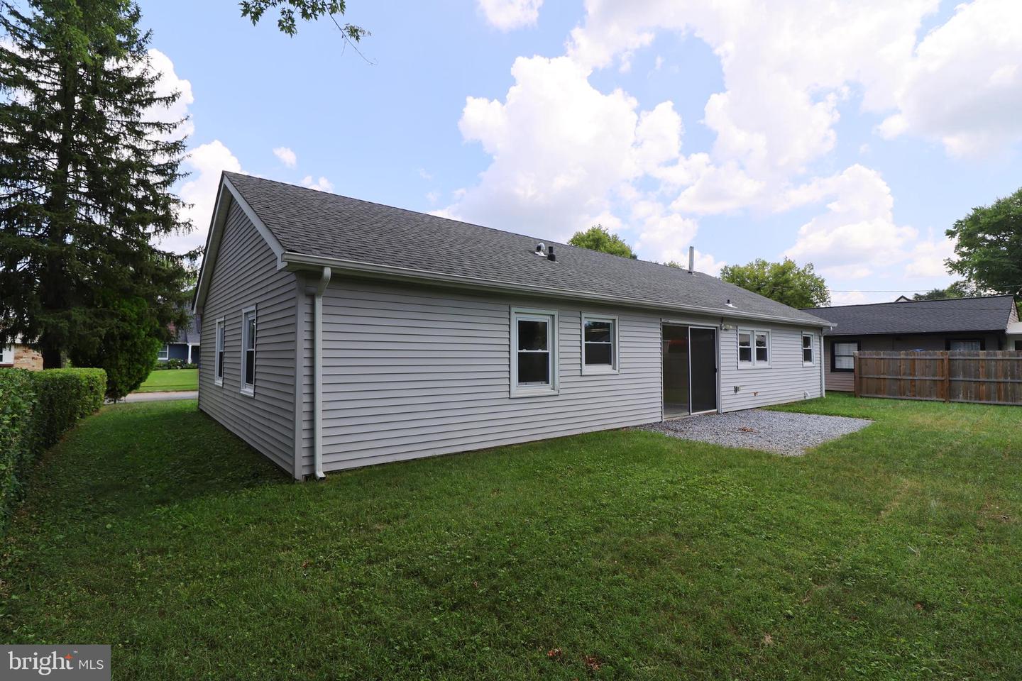 57 East Ln Property Photo 24
