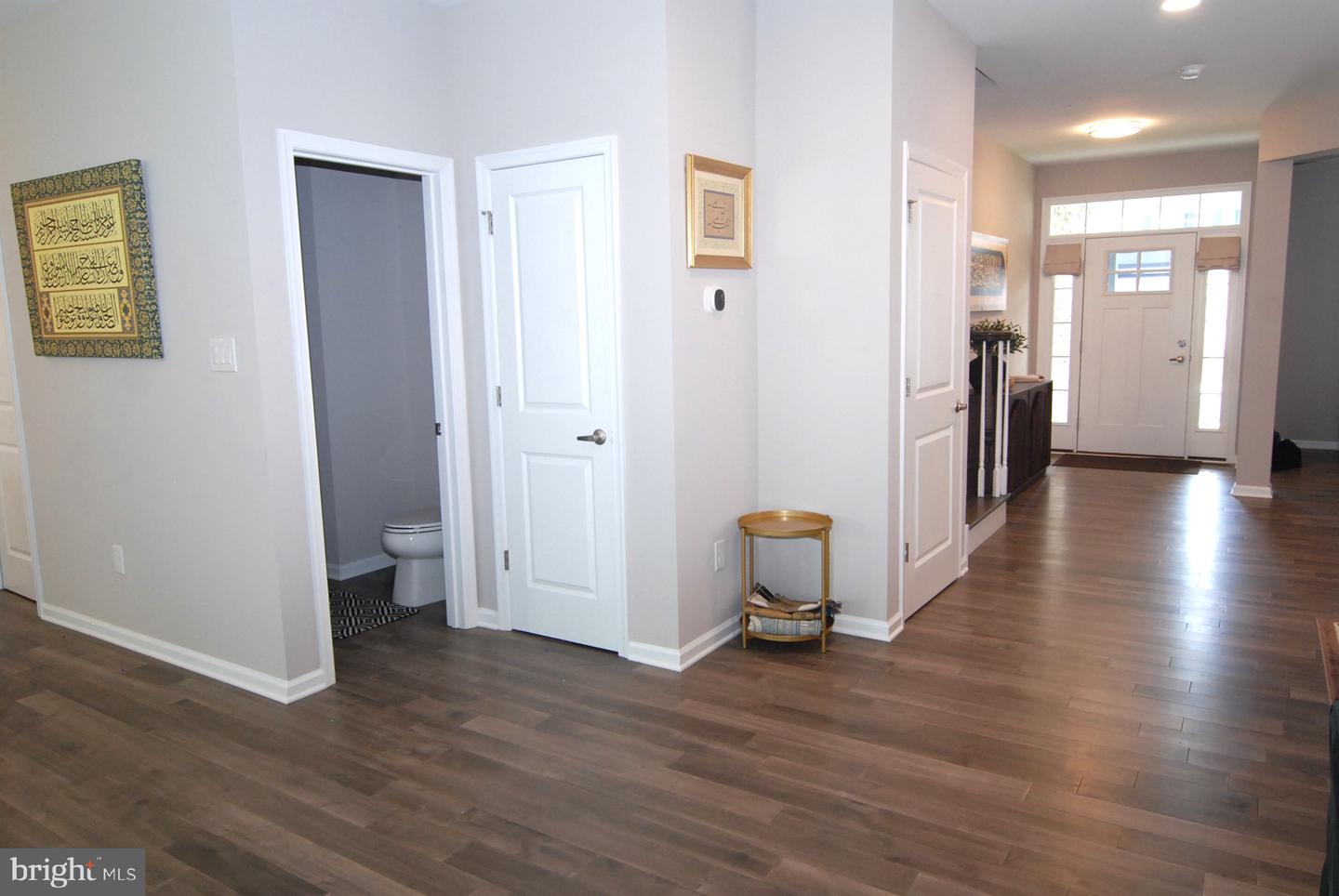 6 Mayfair Ct Property Photo 7