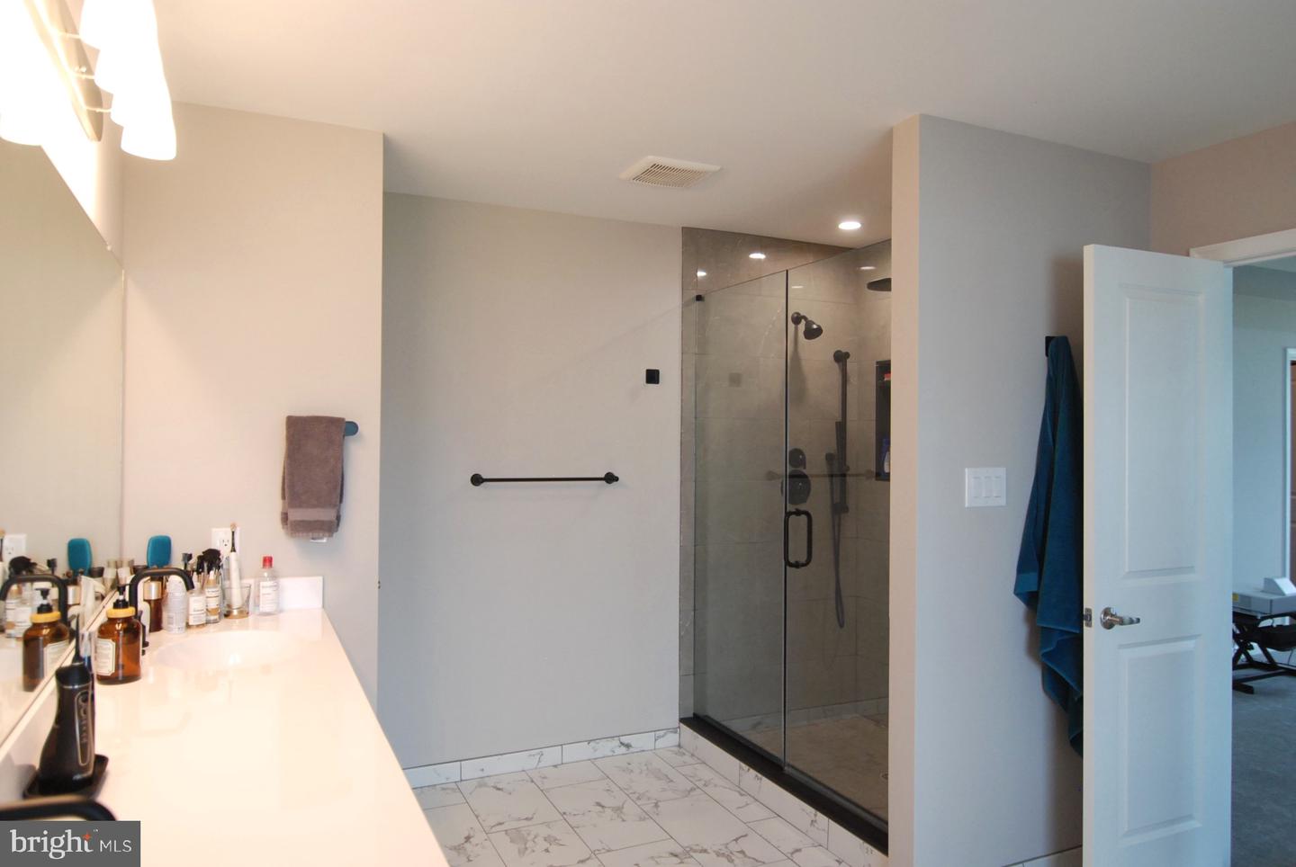 6 Mayfair Ct Property Photo 21