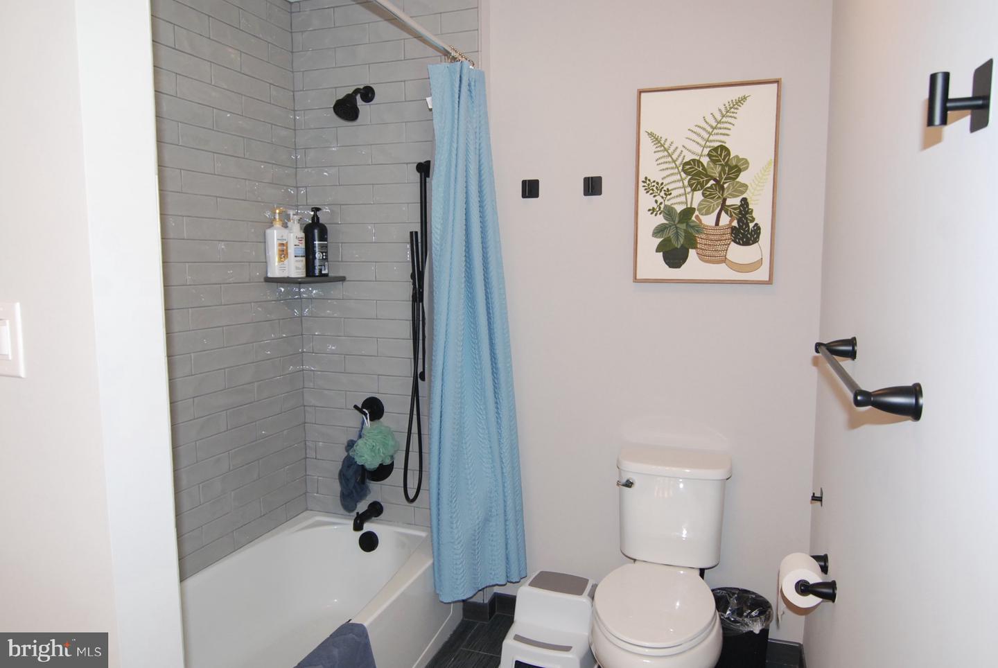 6 Mayfair Ct Property Photo 25