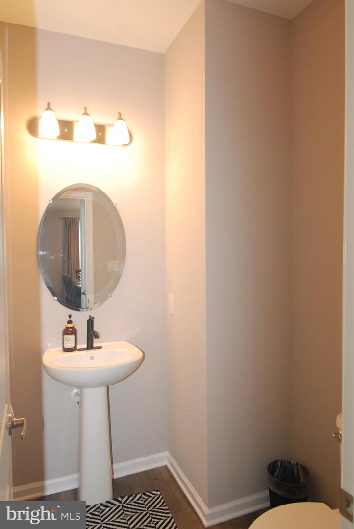 6 Mayfair Ct Property Photo 31