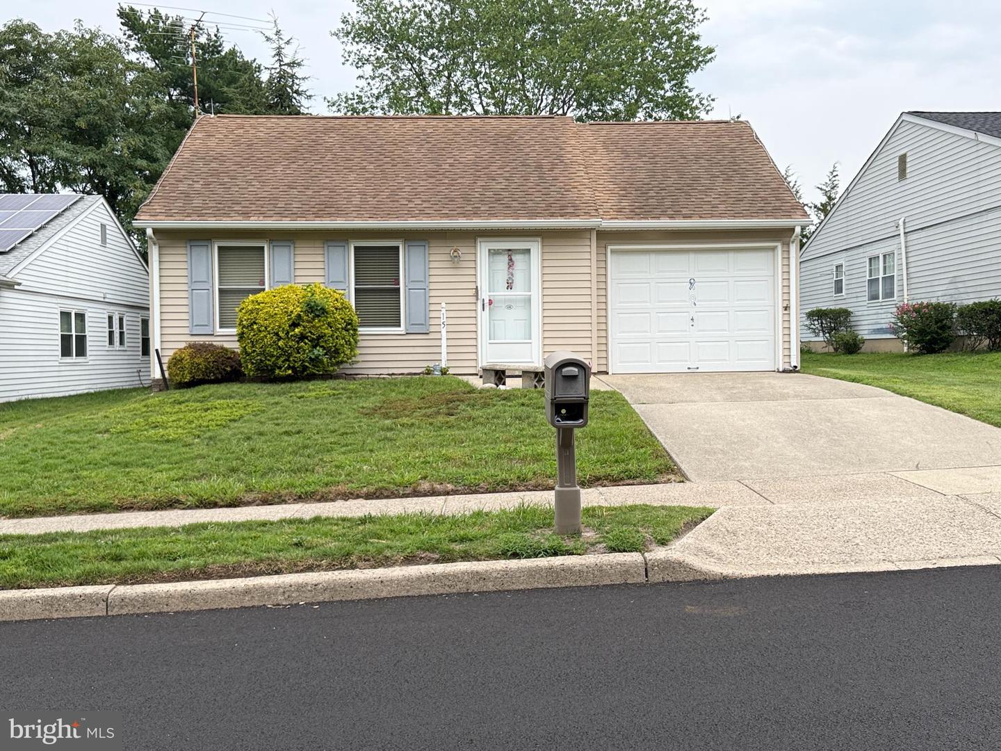 15 Gramercy Pl Property Photo 19