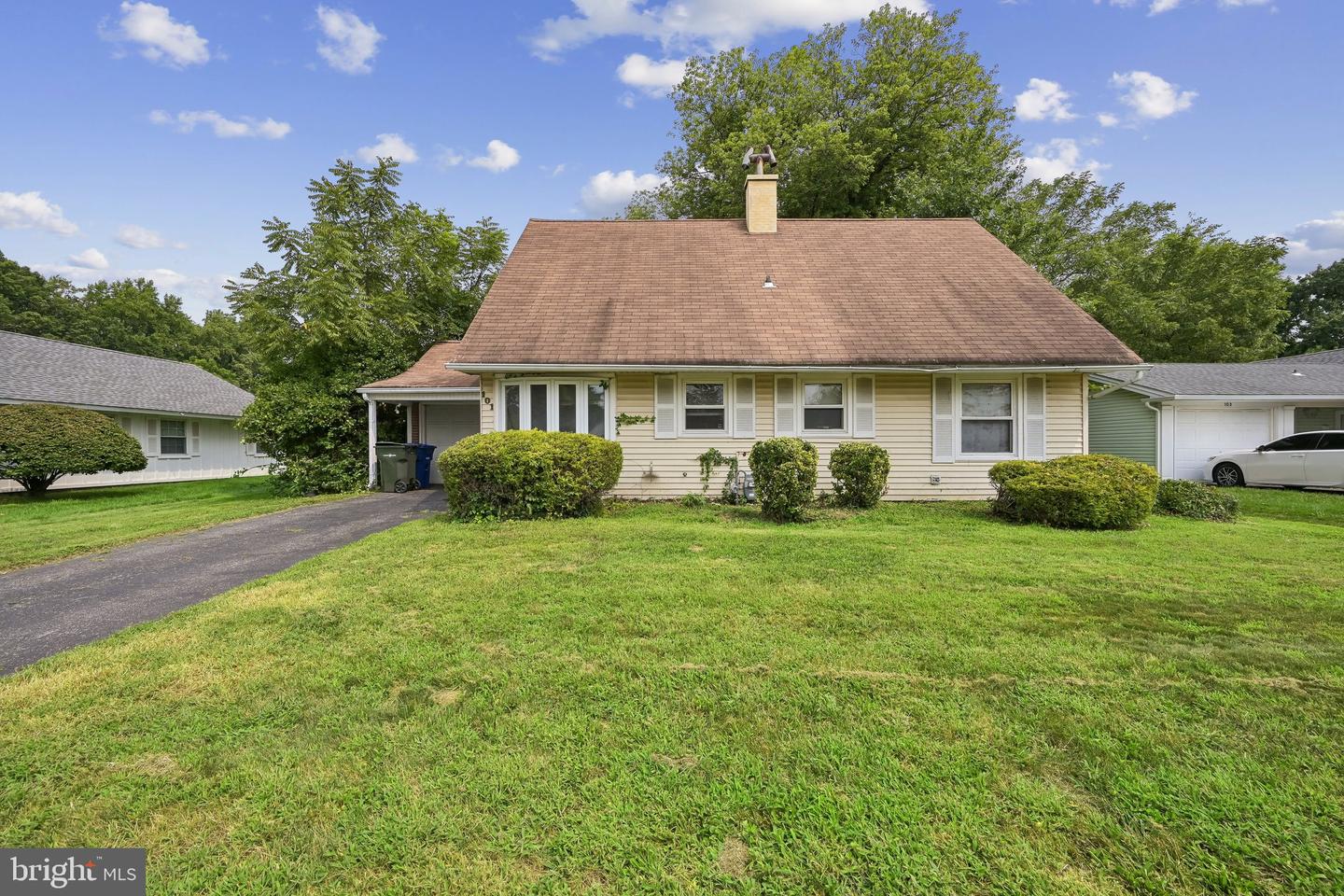 101 PAGEANT LN Property Photo 1
