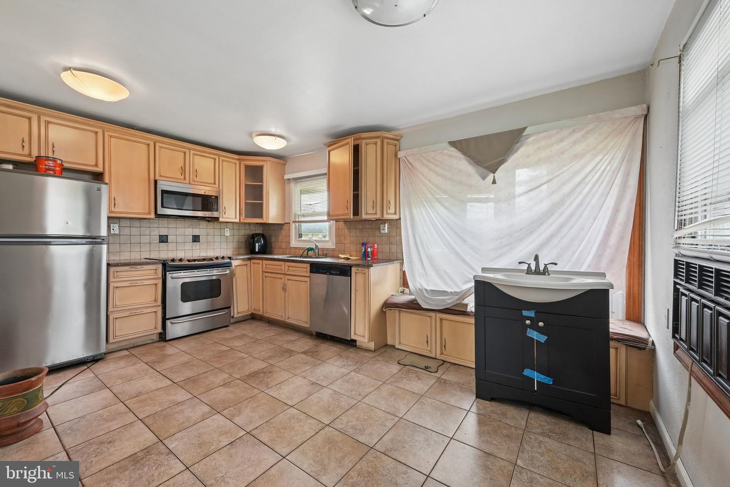 101 Pageant Ln Property Photo 14