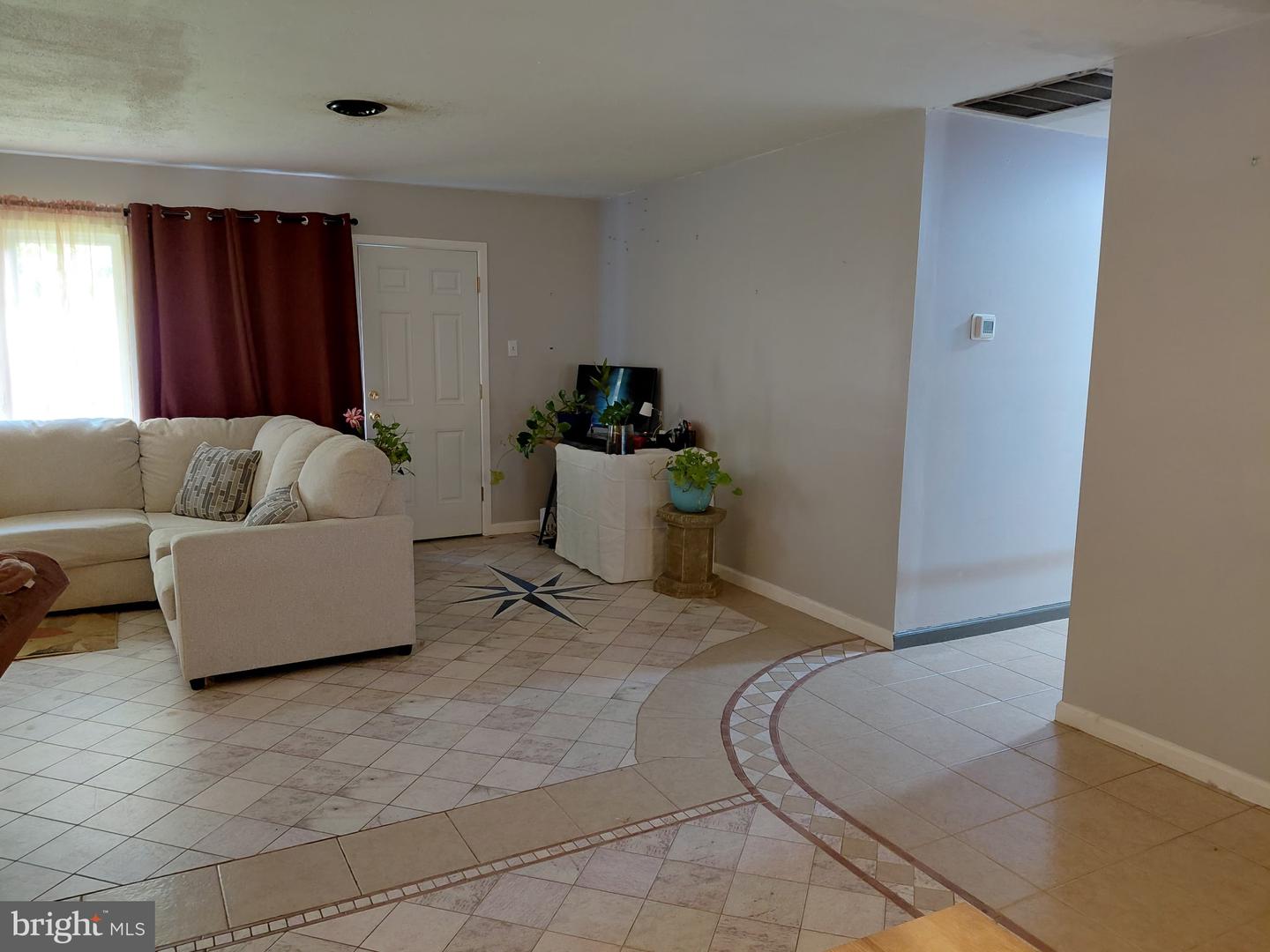 6 Brierdale Ln Property Photo 3