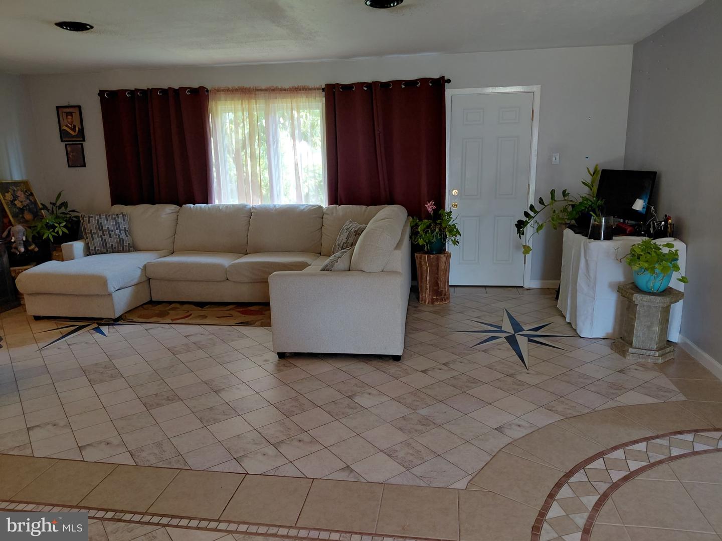 6 Brierdale Ln Property Photo 4