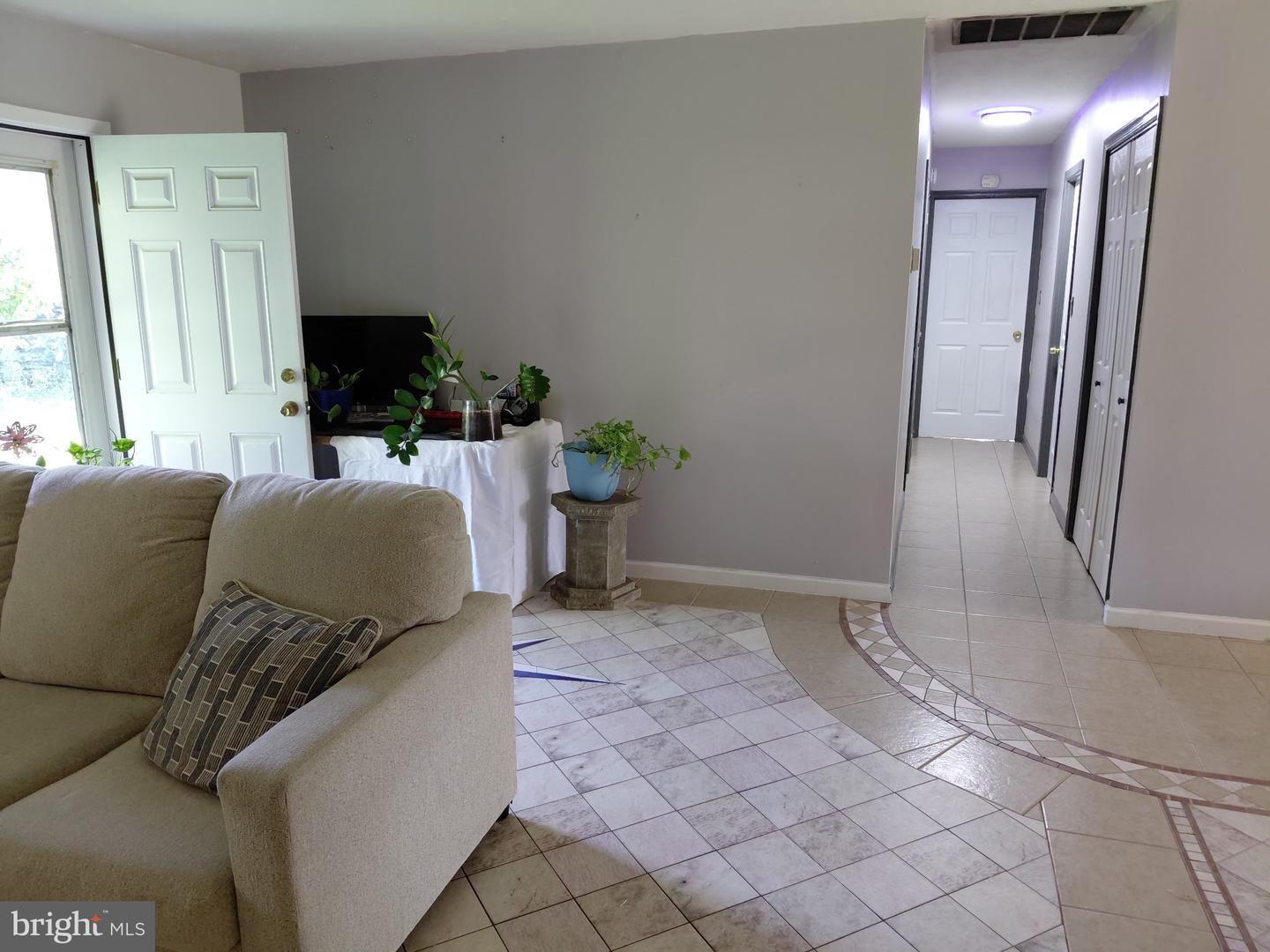 6 Brierdale Ln Property Photo 5
