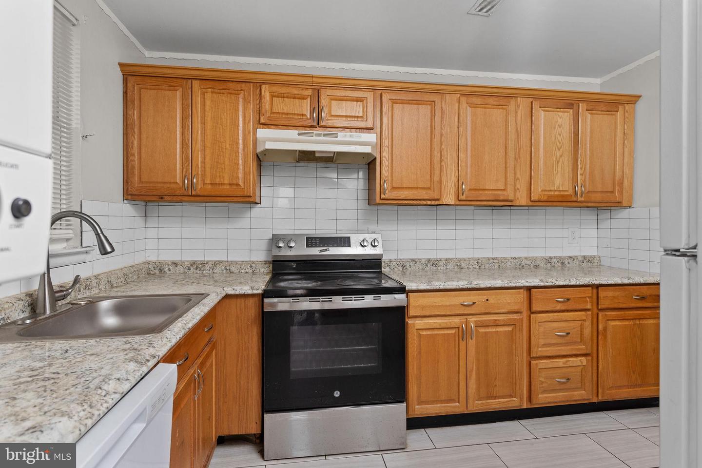30--6 Florence Tollgate Pl Property Photo 7