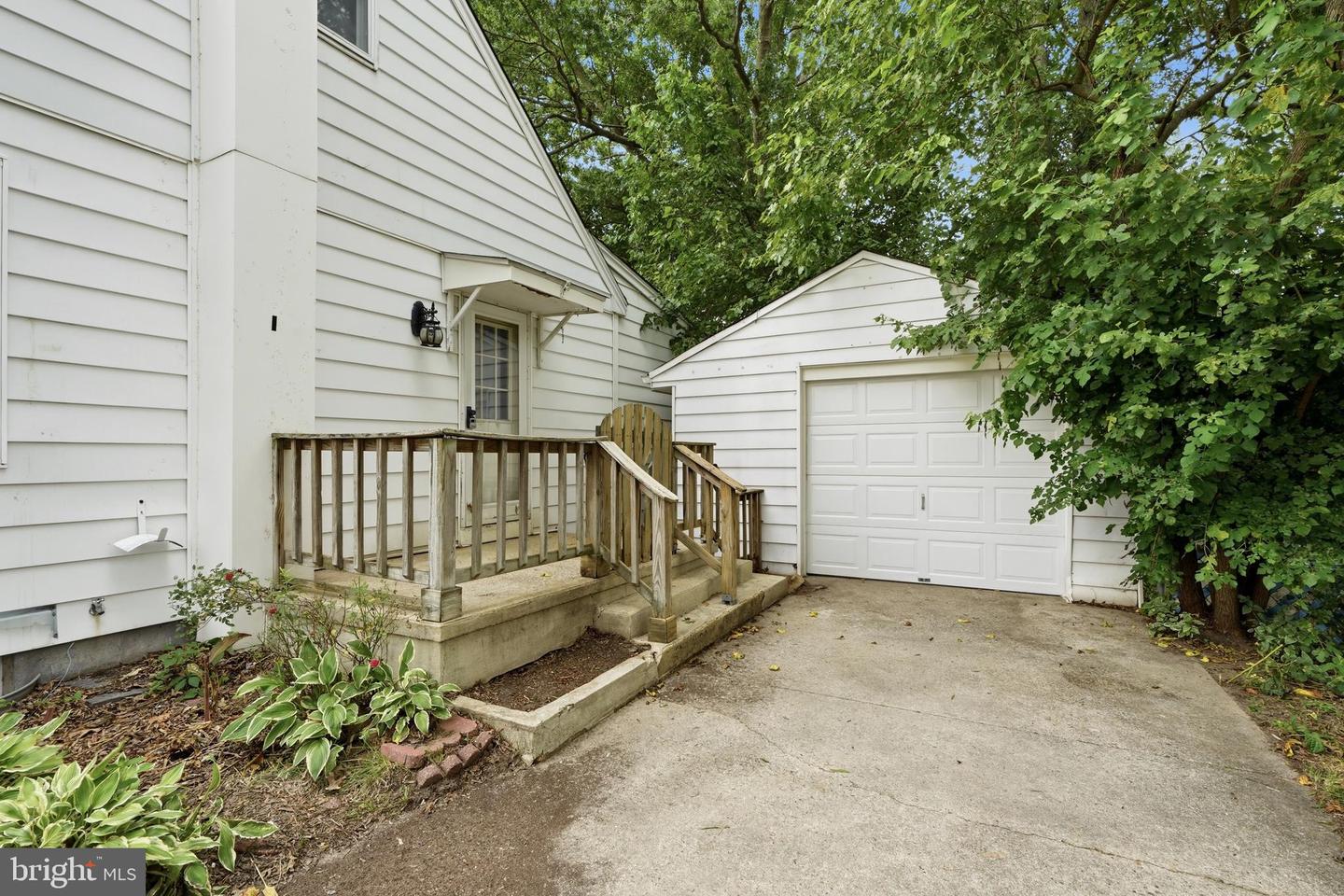 125 Ashurst Ln Property Photo 4