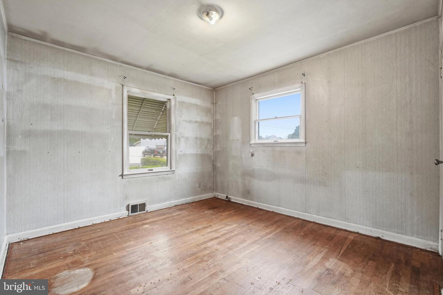 125 Ashurst Ln Property Photo 17