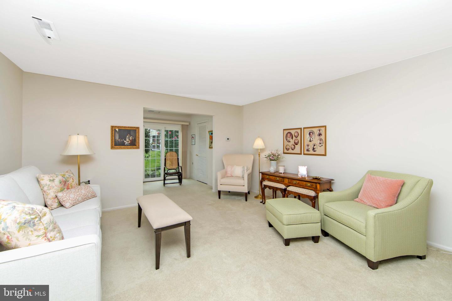 34 Fairfax Dr Property Photo 12