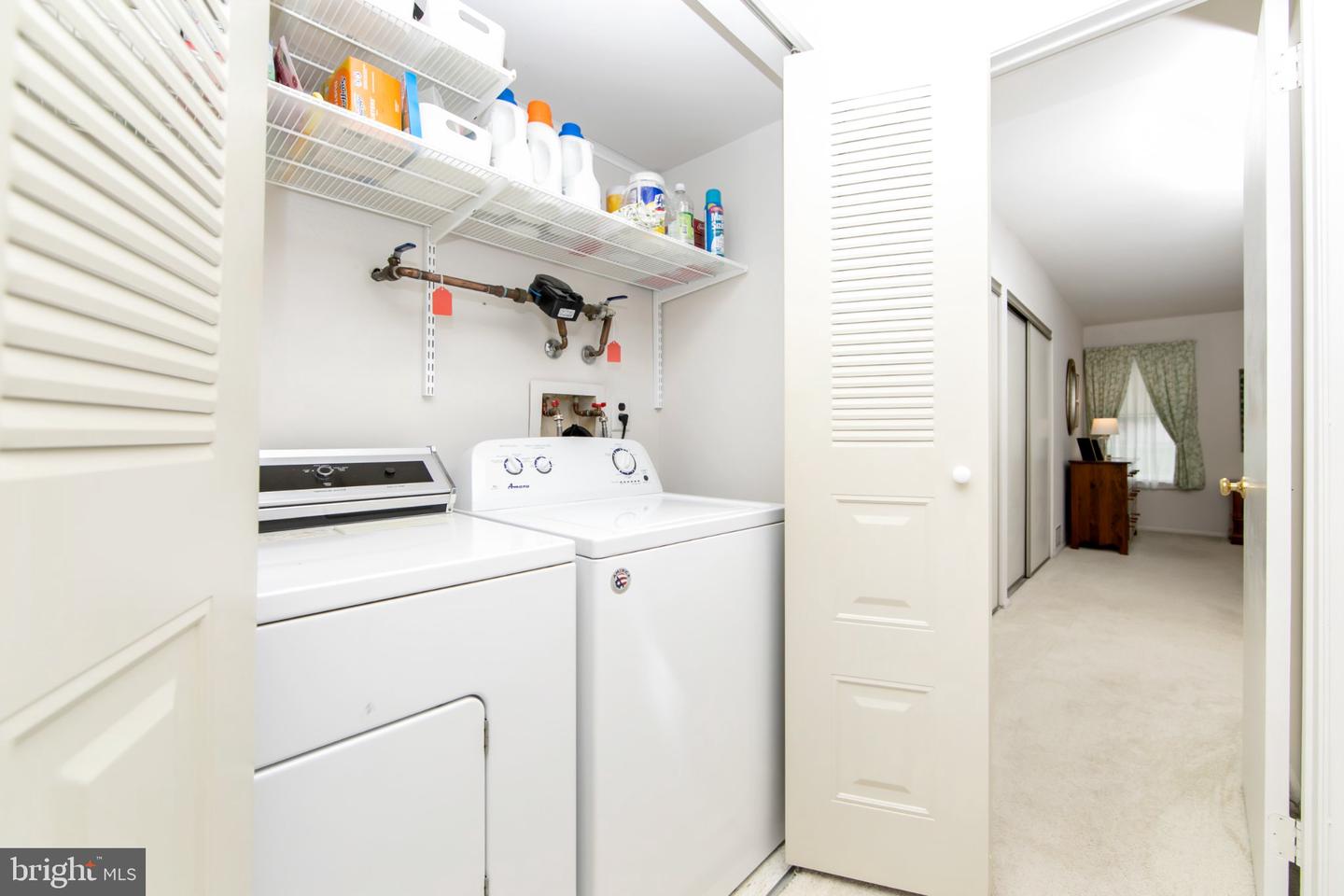 34 Fairfax Dr Property Photo 17