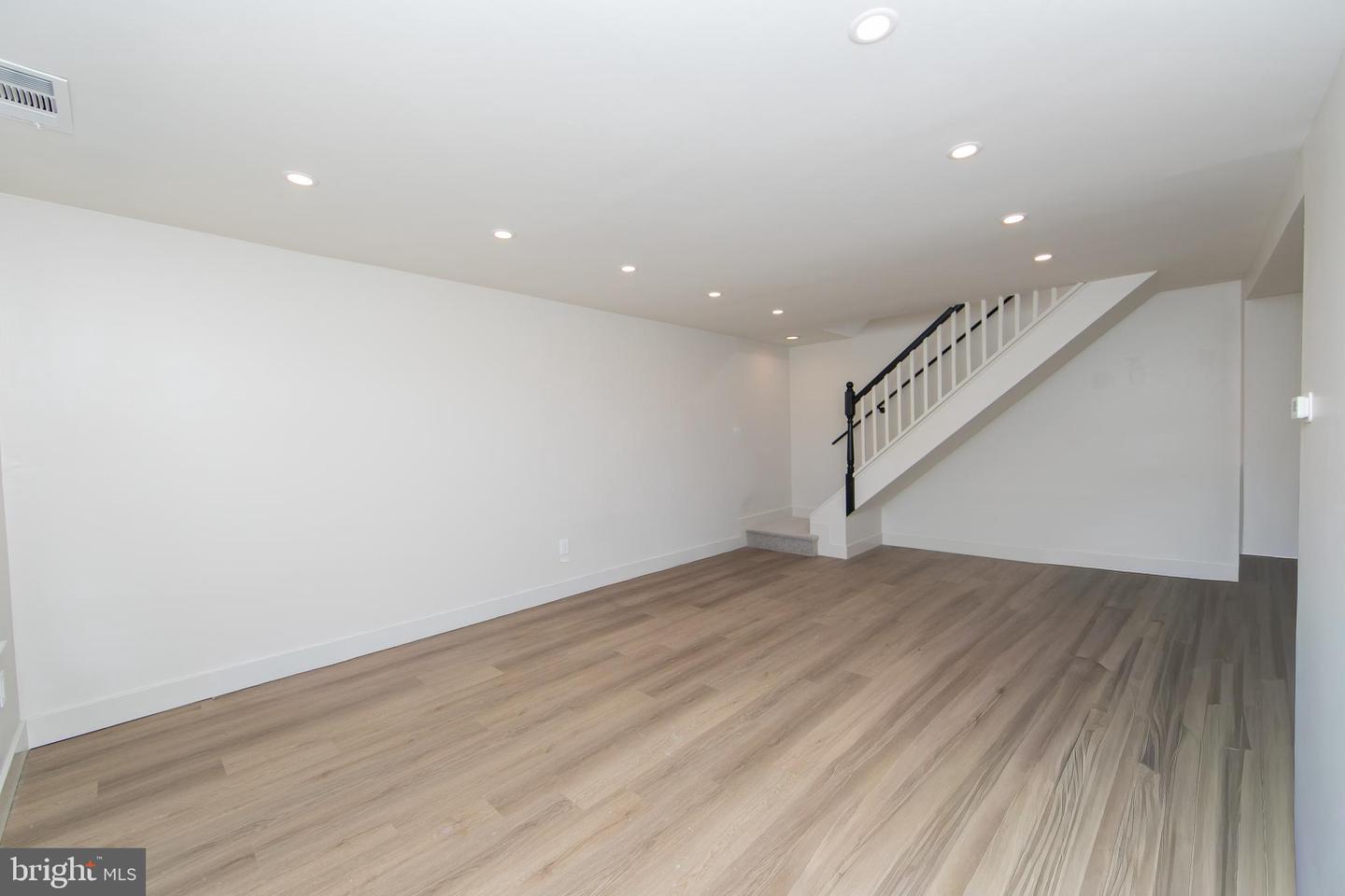 2040 Harbour Dr Property Photo 5