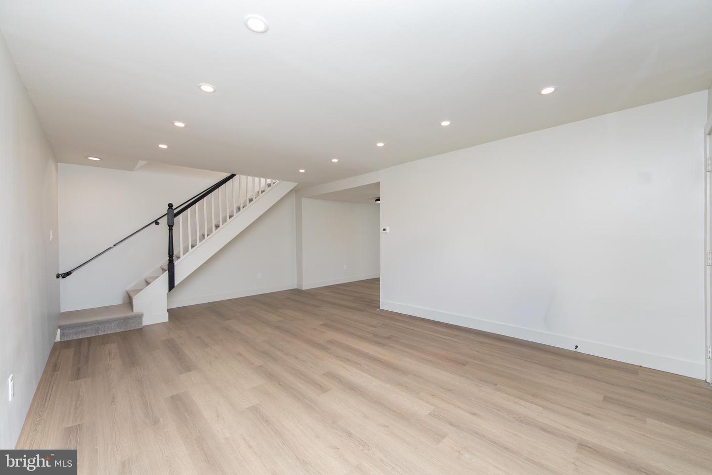 2040 Harbour Dr Property Photo 6