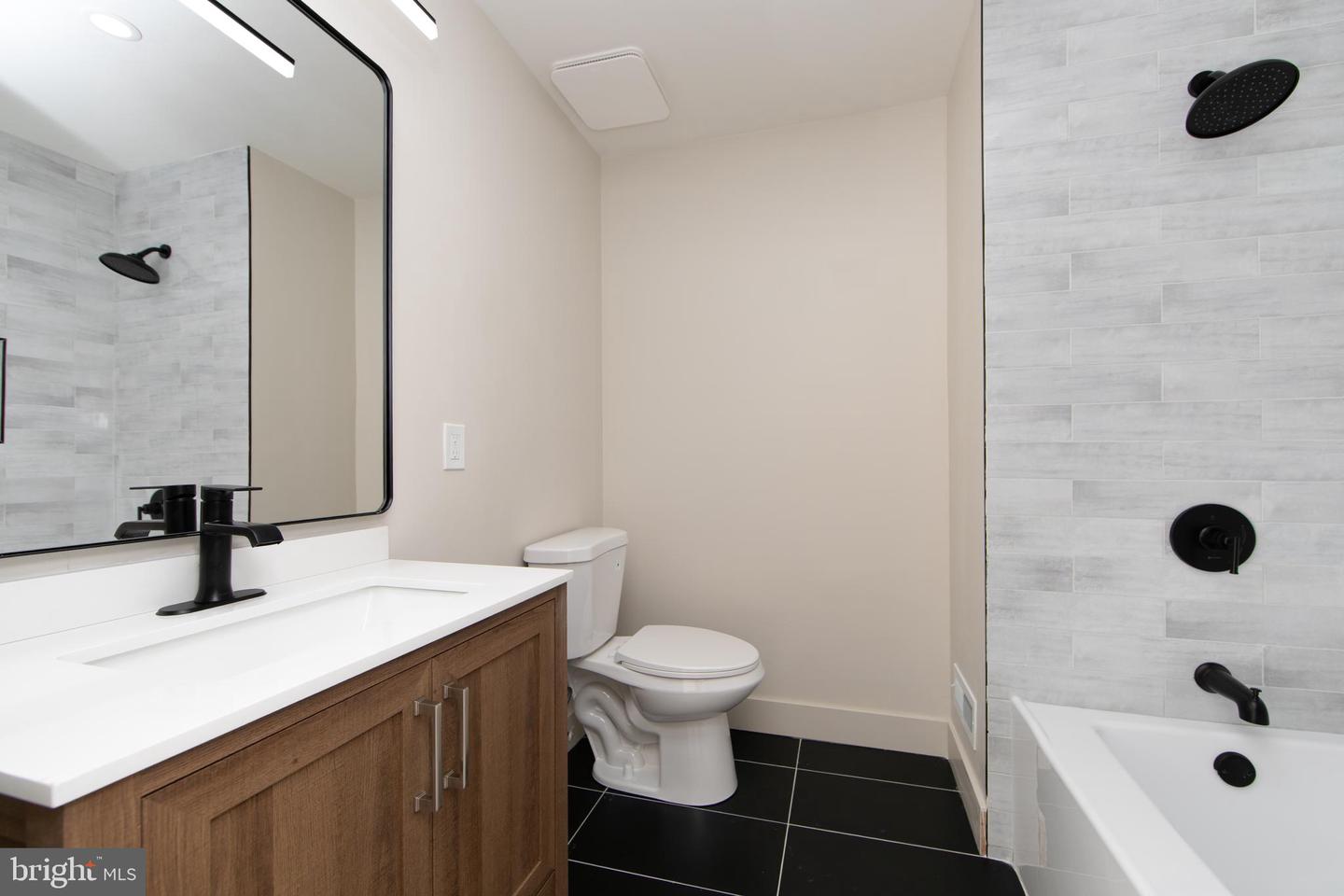 2040 Harbour Dr Property Photo 23