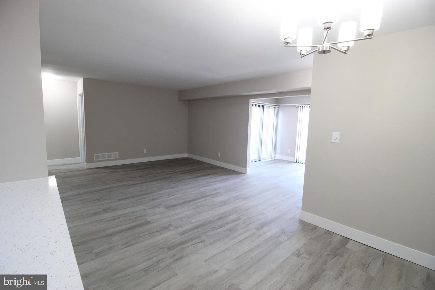 130-b Birchfield Ct Property Photo 5