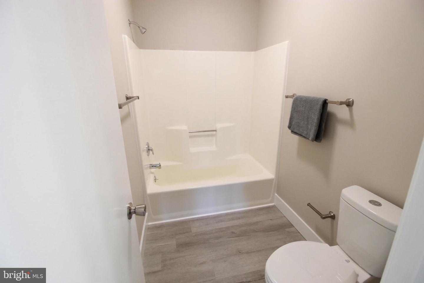 130-b Birchfield Ct Property Photo 15
