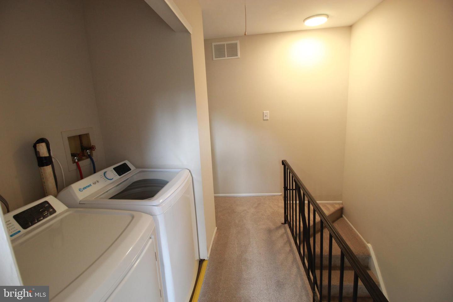 93 Greenwich Dr Property Photo 17