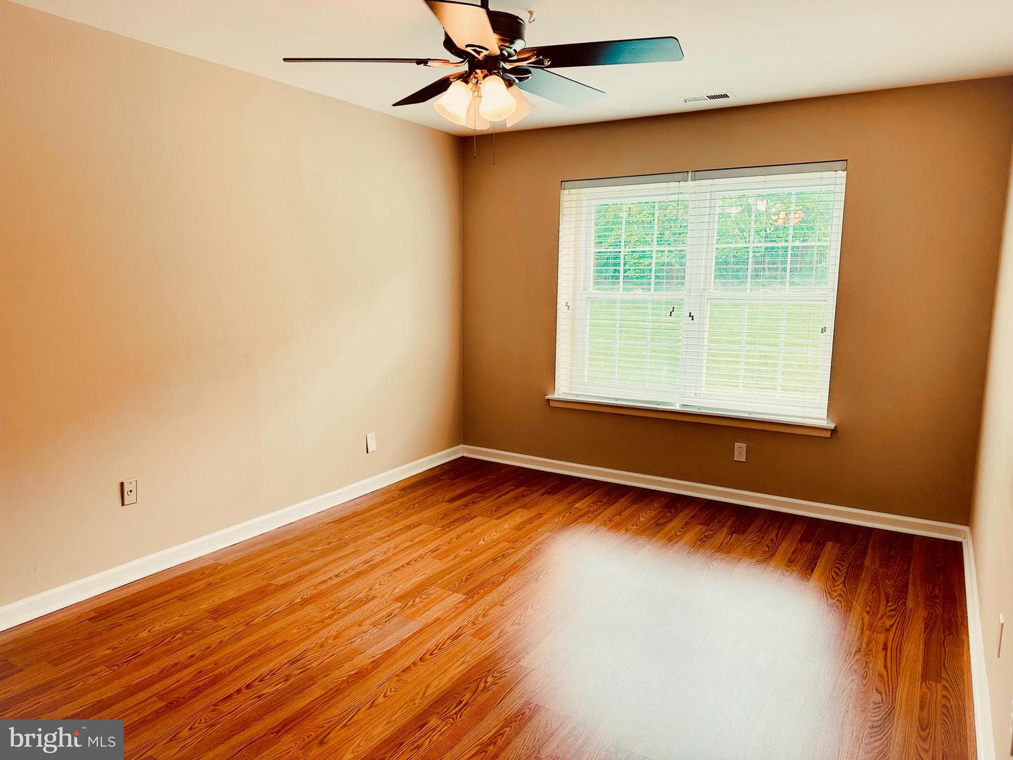 328a Delancey Pl Property Photo 9