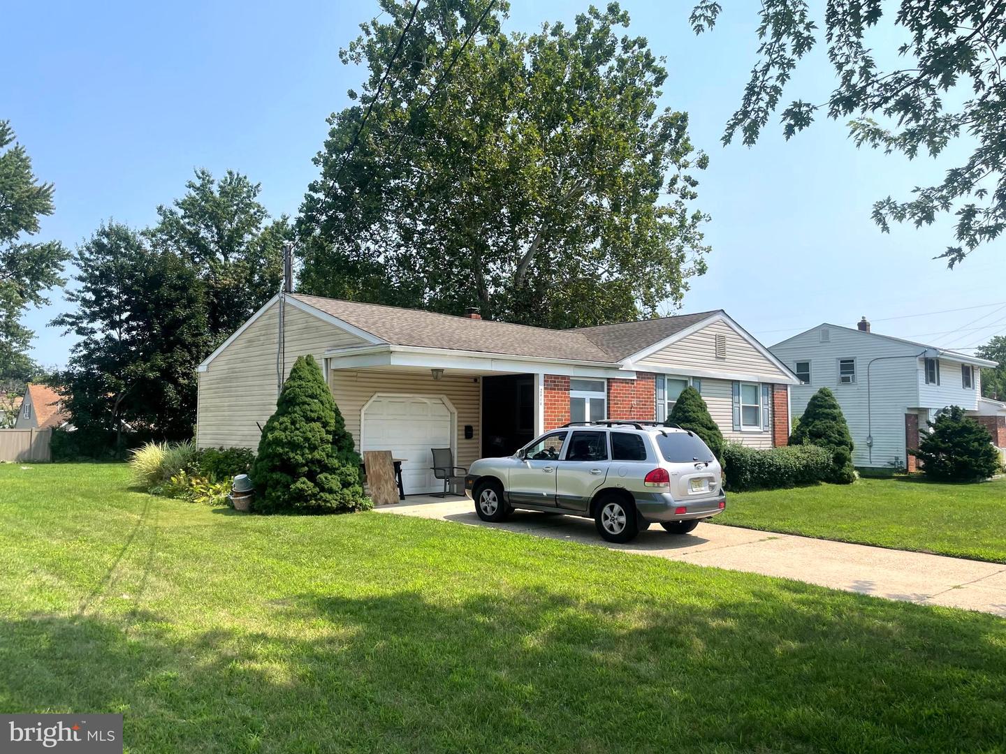 2414 New Albany Rd Property Photo 1