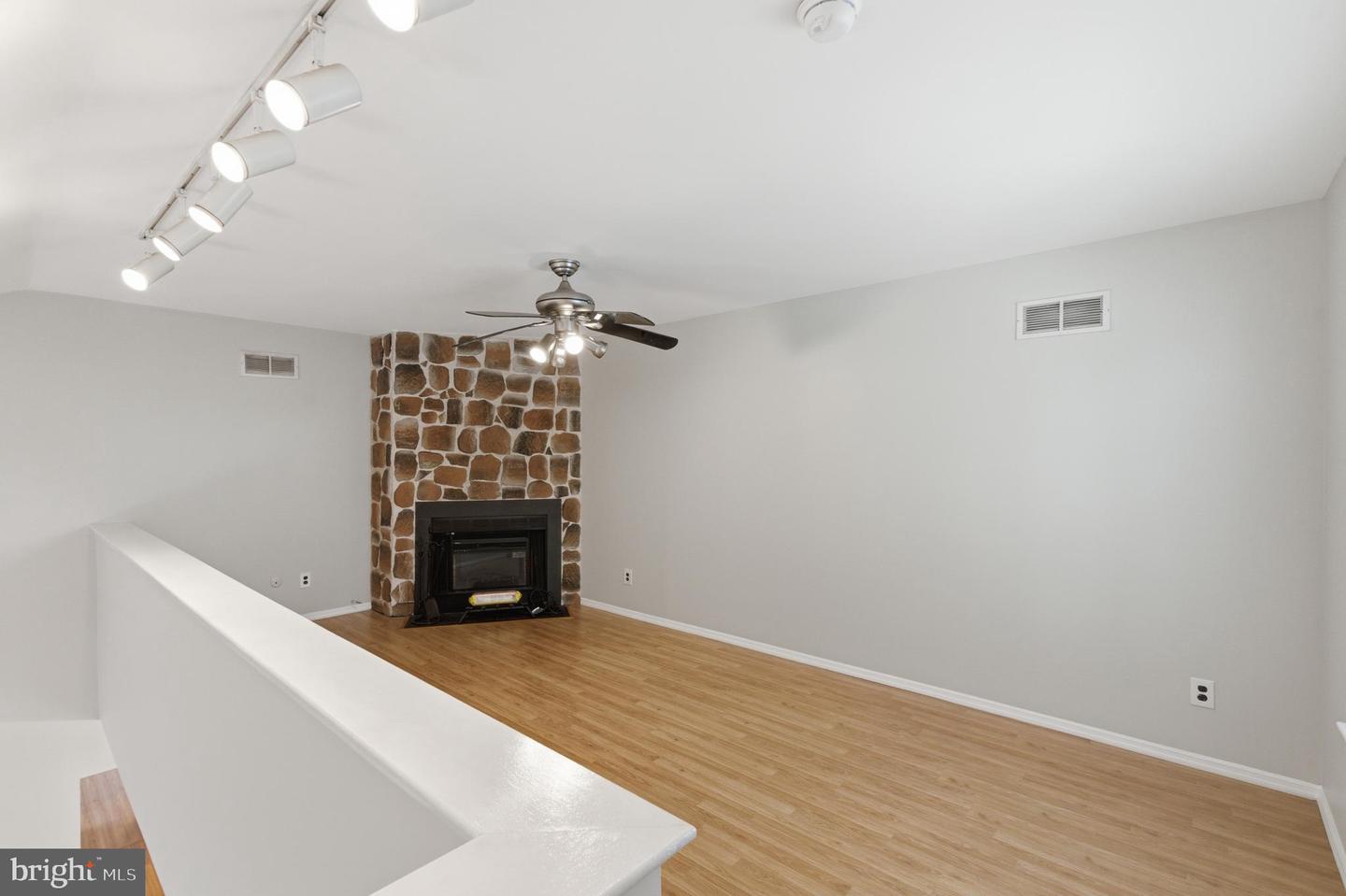321b Delancey Pl #b Property Photo 13