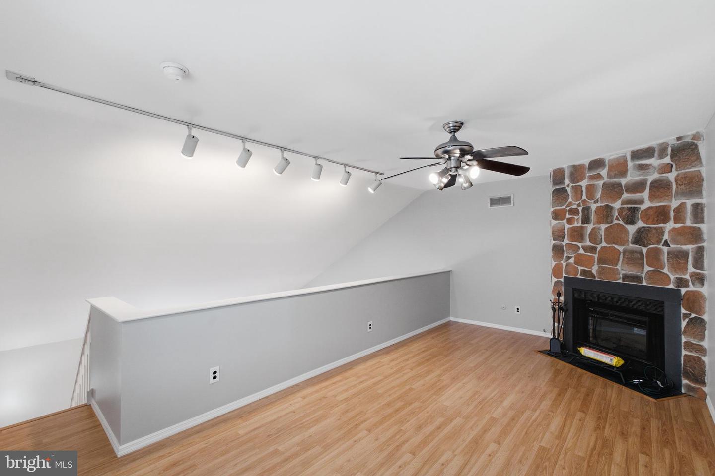 321b Delancey Pl #b Property Photo 14