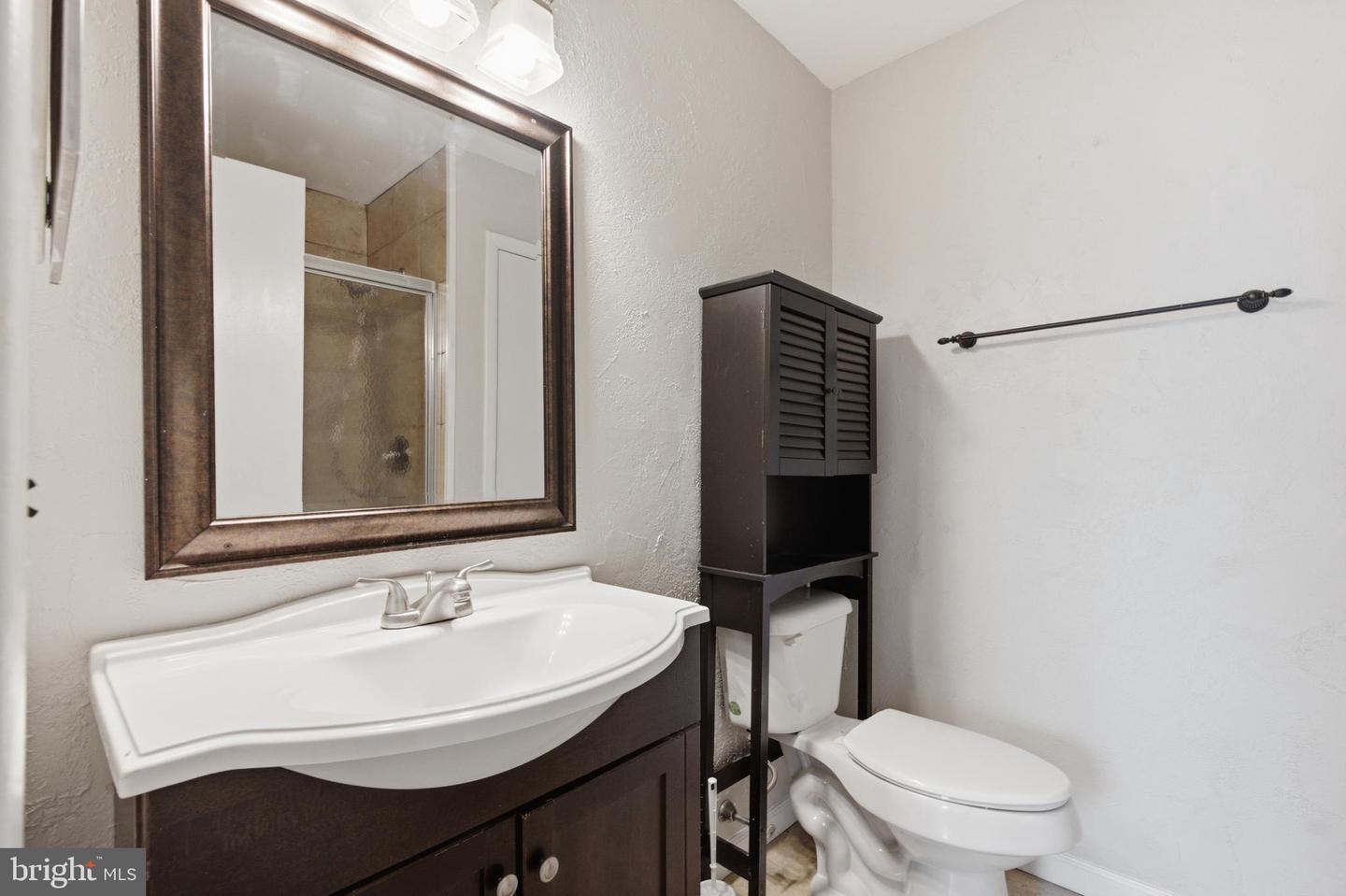 321b Delancey Pl #b Property Photo 21