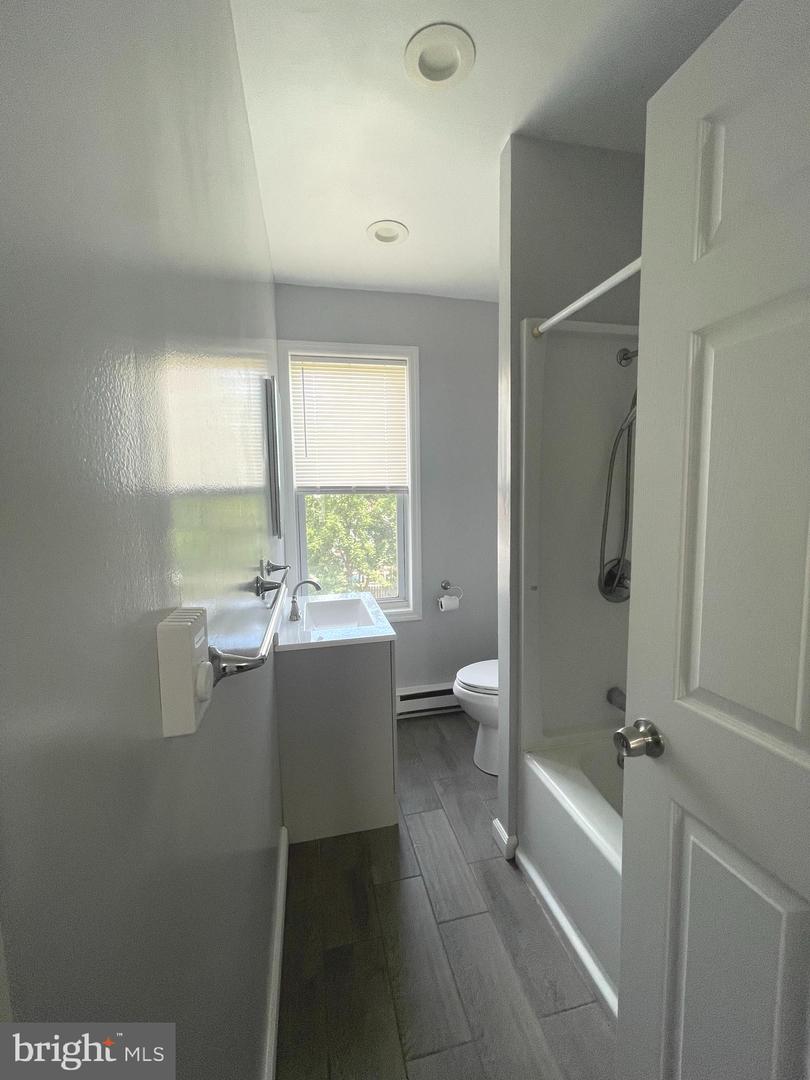 42 3rd Ave Property Photo 9