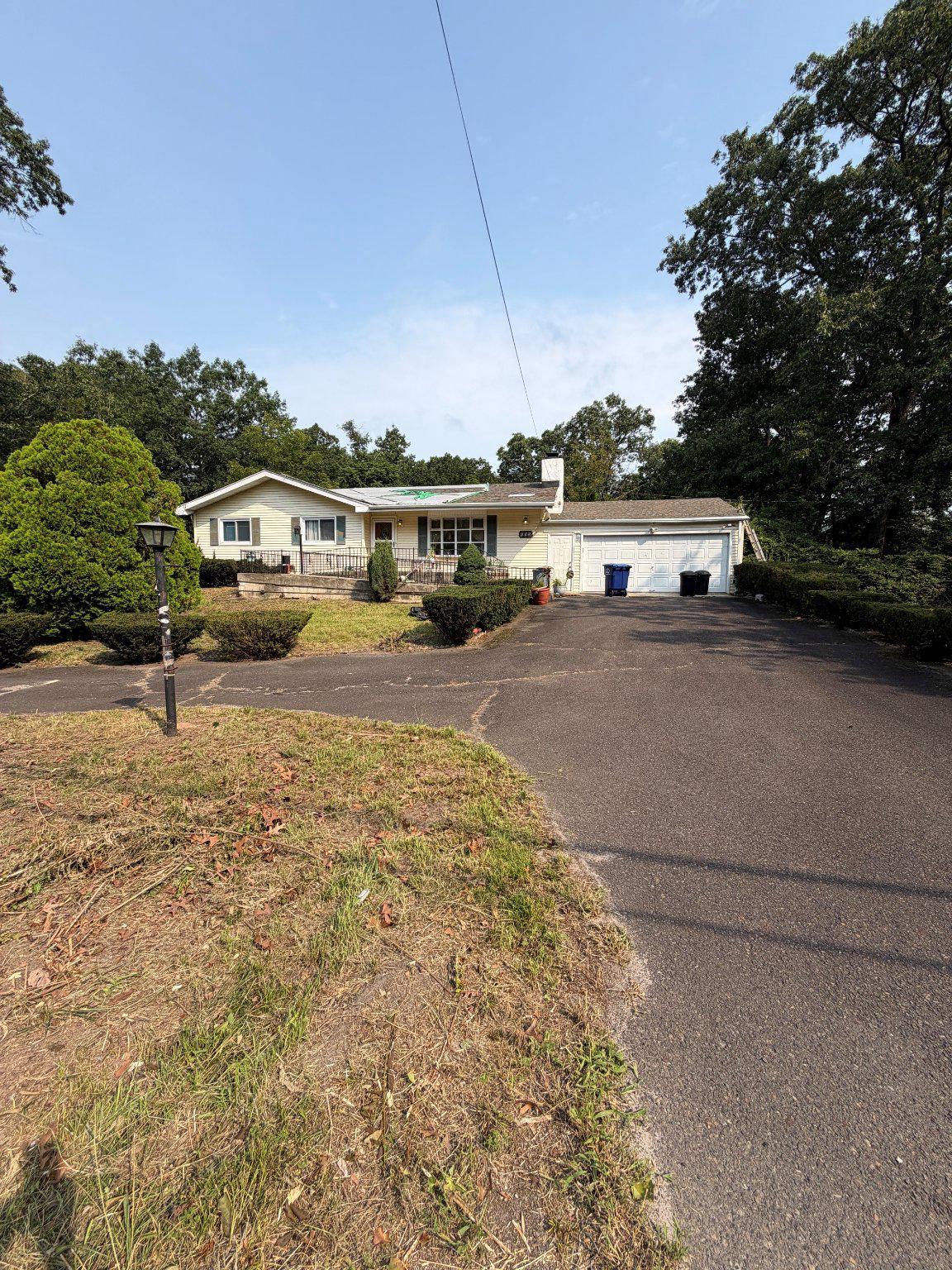 635 Lakehurst Rd Property Photo 1