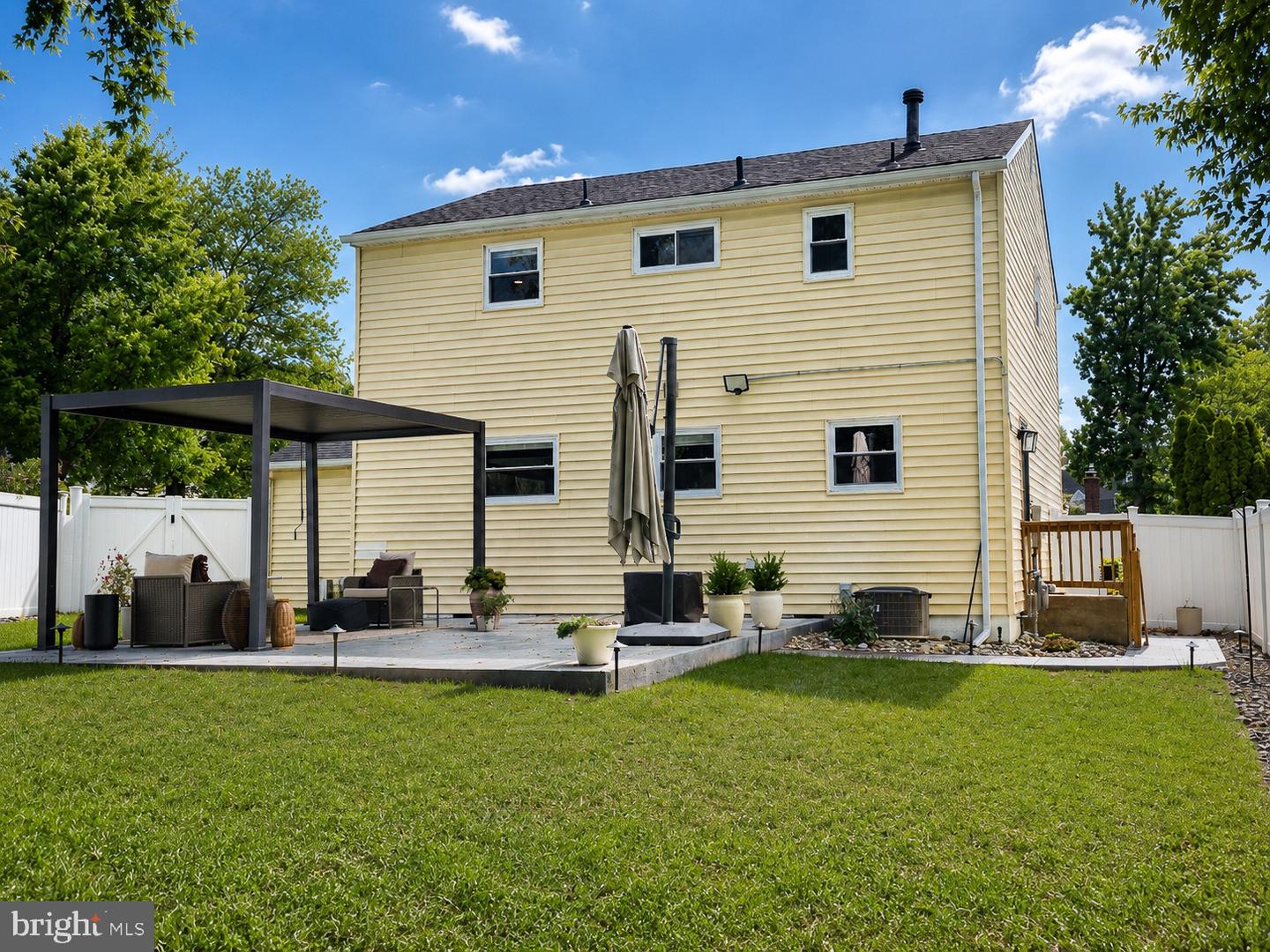 23 Wellington Pl Property Photo 22