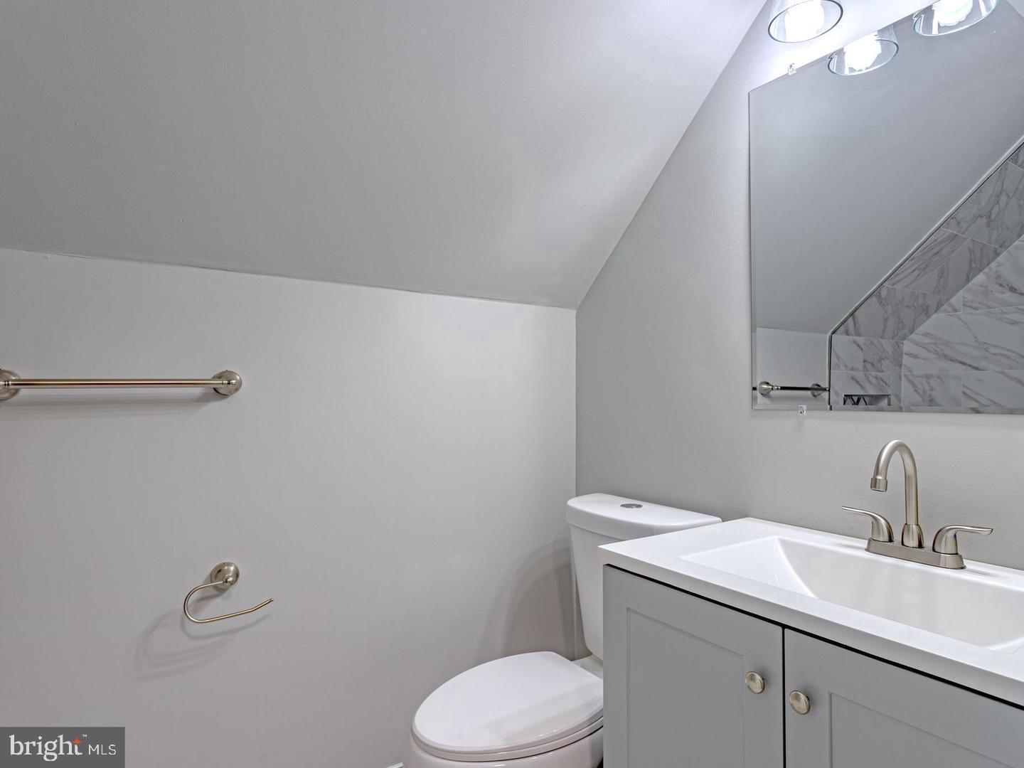 39 Middleton Ln Property Photo 11