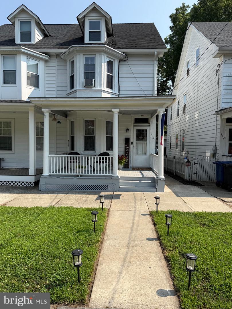 214 Broad St Property Photo 1
